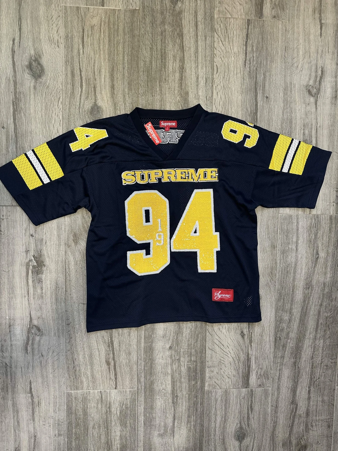 أمام قميص Supreme 94