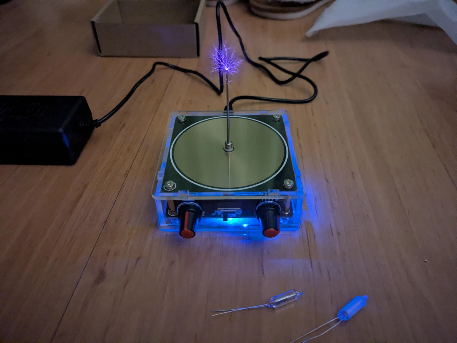 Small illuminated electronic coil item